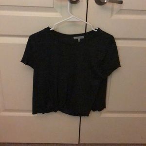 Semi-cropped t shirt